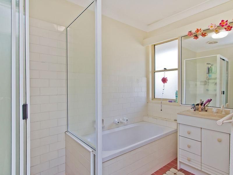 Coombabah QLD 4216