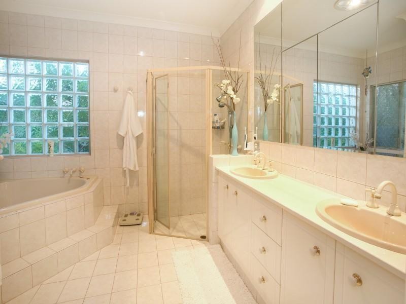 40 Cotlew St East, Southport QLD 4215