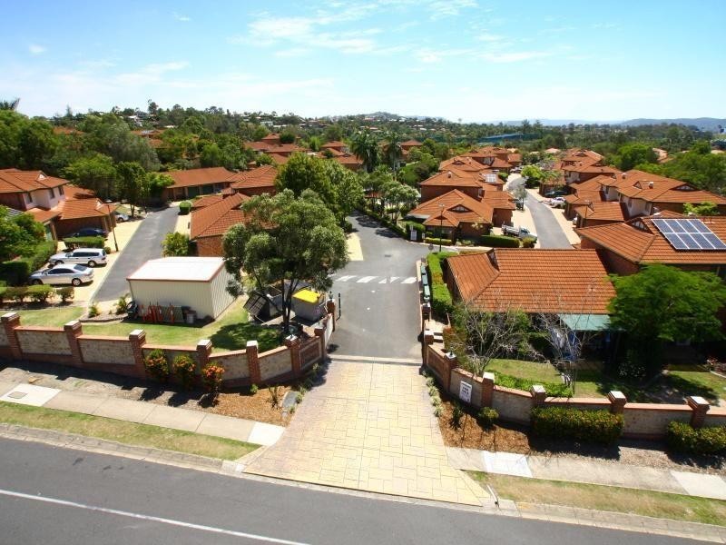 38 Murev Way, Carrara QLD 4211