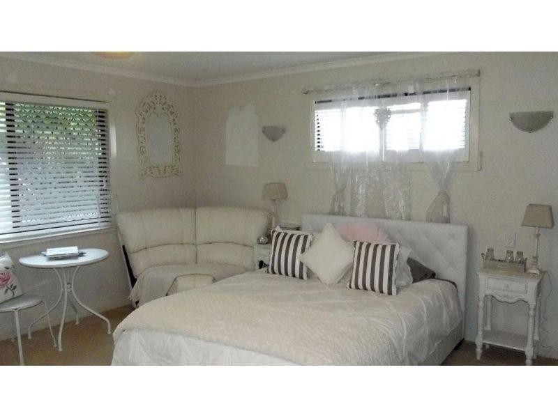 9 Bellona Court, Pacific Pines QLD 4211