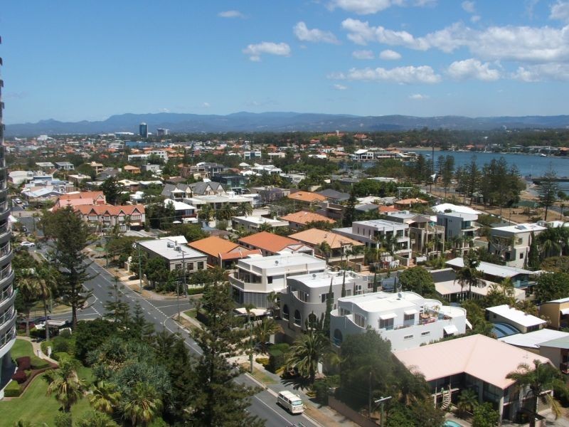 22 Montgomery Avenue, Main Beach QLD 4217