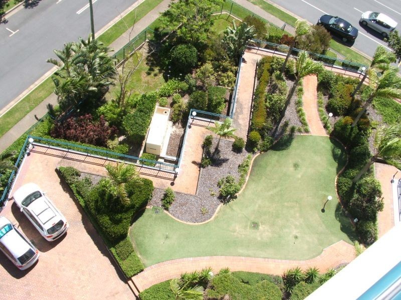 22 Montgomery Avenue, Main Beach QLD 4217