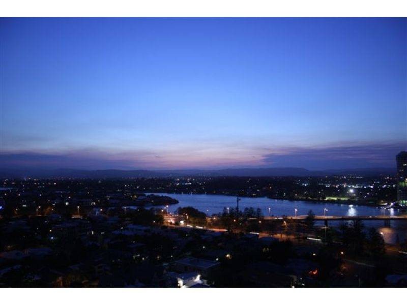 11-17 Hughes Avenue, Main Beach QLD 4217