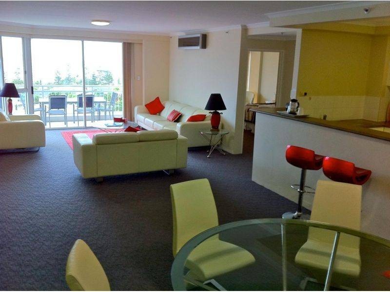 11-17 Hughes Avenue, Main Beach QLD 4217