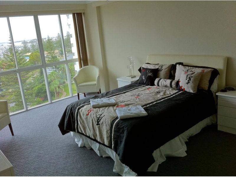 11-17 Hughes Avenue, Main Beach QLD 4217