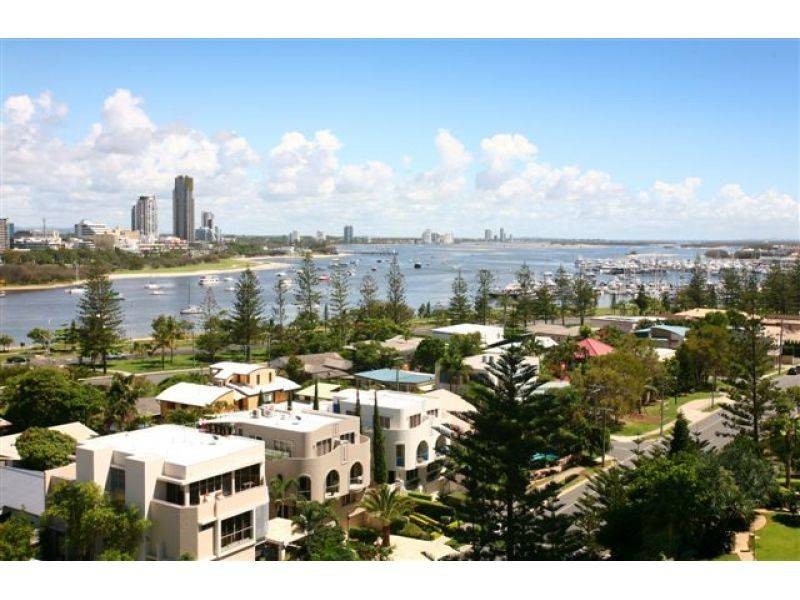 11-17 Hughes Avenue, Main Beach QLD 4217