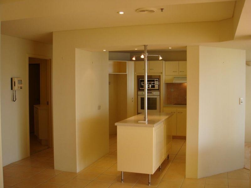 1 Peak Avenue, Main Beach QLD 4217