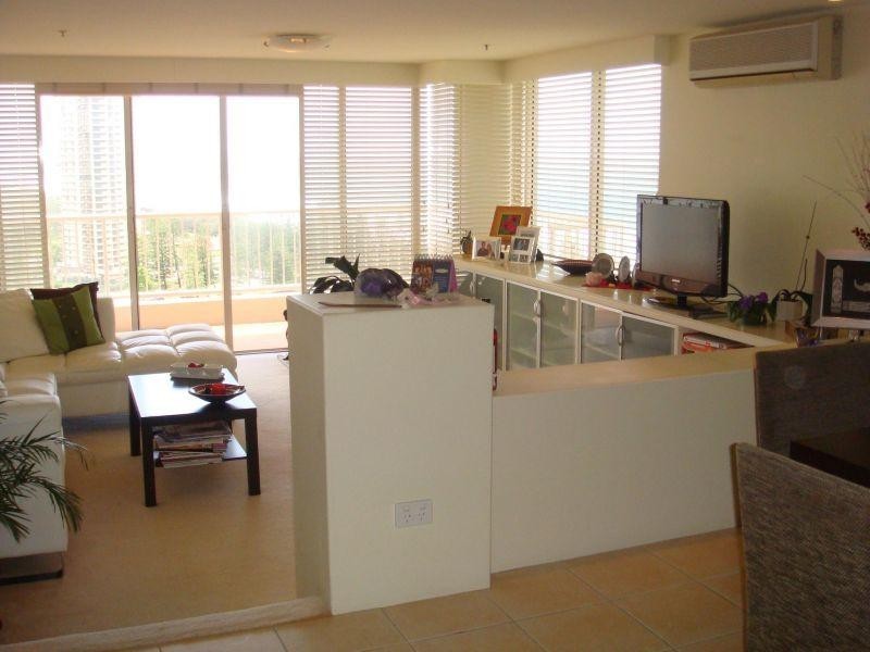 1 Peak Avenue, Main Beach QLD 4217