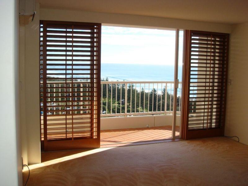 1 Peak Avenue, Main Beach QLD 4217