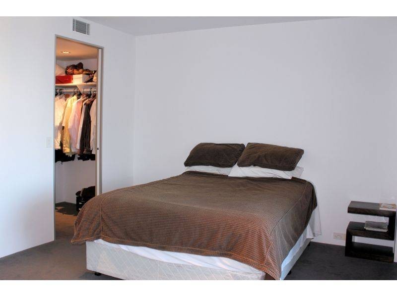 9 Hamilton Avenue, Surfers Paradise QLD 4217