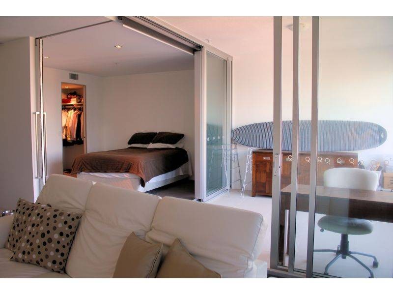 9 Hamilton Avenue, Surfers Paradise QLD 4217