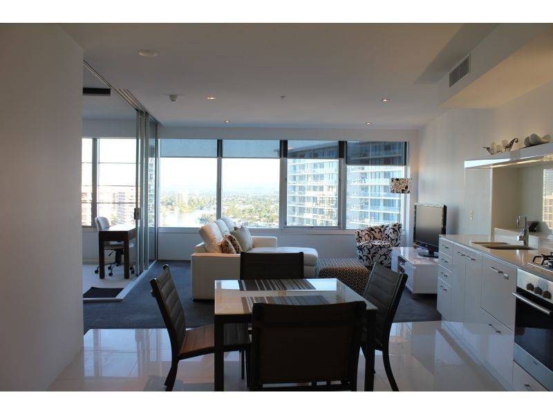 9 Hamilton Avenue, Surfers Paradise QLD 4217