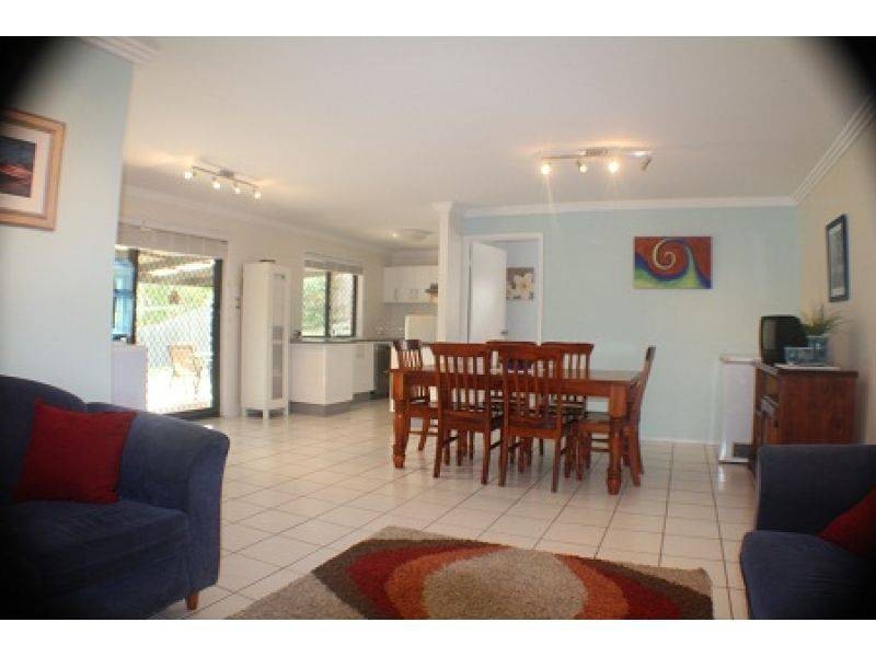 2 Blackthorn Crescent, Shailer Park QLD 4128