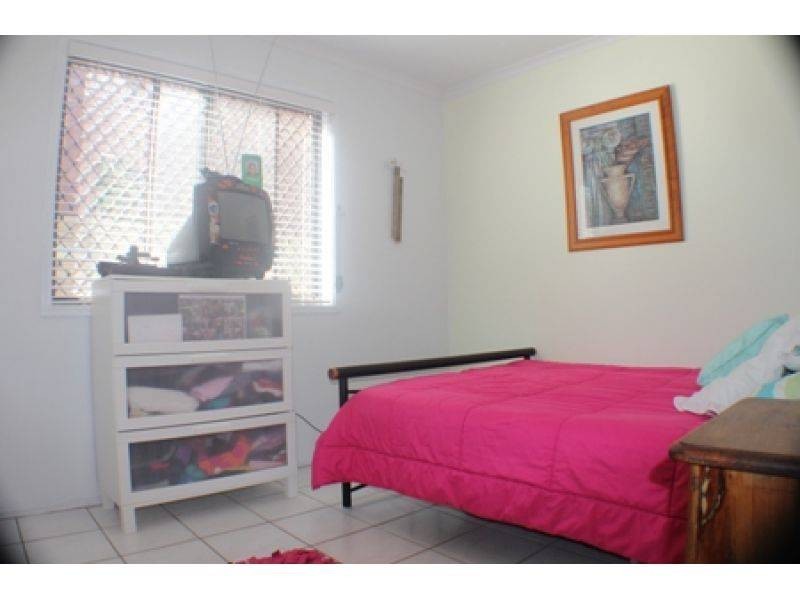 2 Blackthorn Crescent, Shailer Park QLD 4128