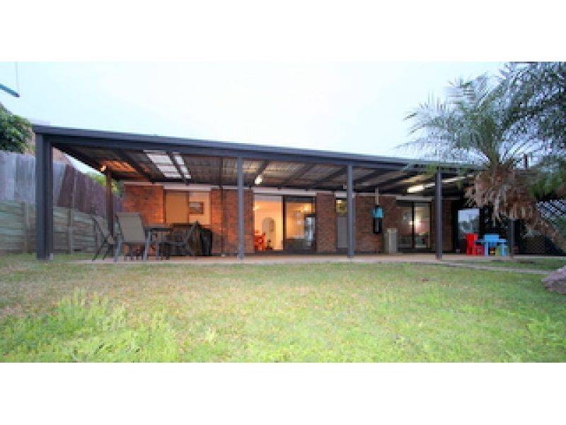 2 Blackthorn Crescent, Shailer Park QLD 4128