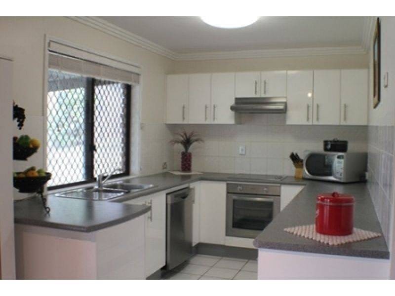 2 Blackthorn Crescent, Shailer Park QLD 4128