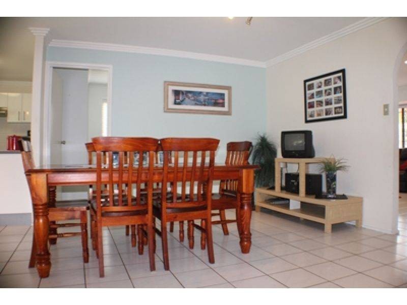 2 Blackthorn Crescent, Shailer Park QLD 4128