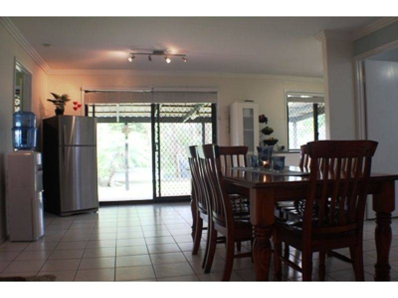 2 Blackthorn Crescent, Shailer Park QLD 4128