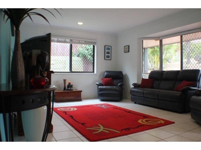 2 Blackthorn Crescent, Shailer Park QLD 4128