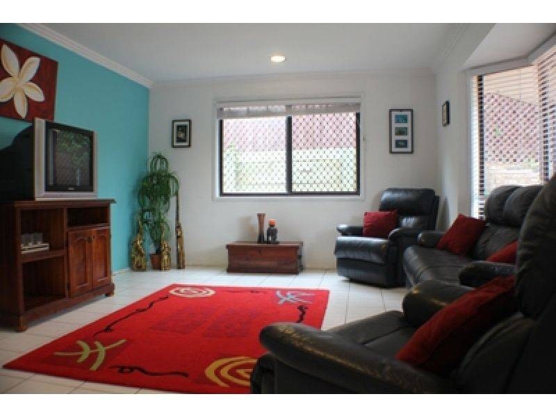 2 Blackthorn Crescent, Shailer Park QLD 4128
