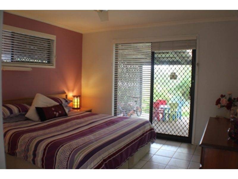 2 Blackthorn Crescent, Shailer Park QLD 4128