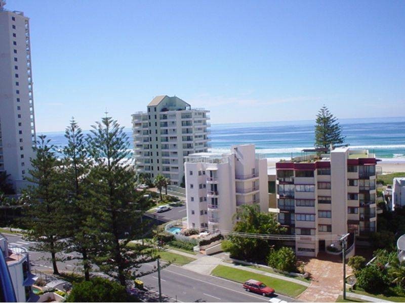 93 Old Burleigh Road, Broadbeach QLD 4218