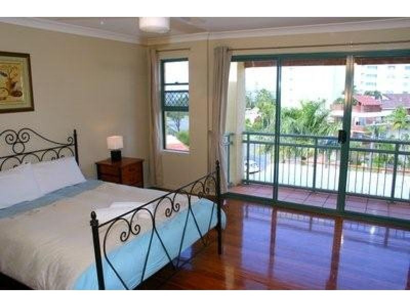 18, 6 Robert Street, Labrador QLD 4215
