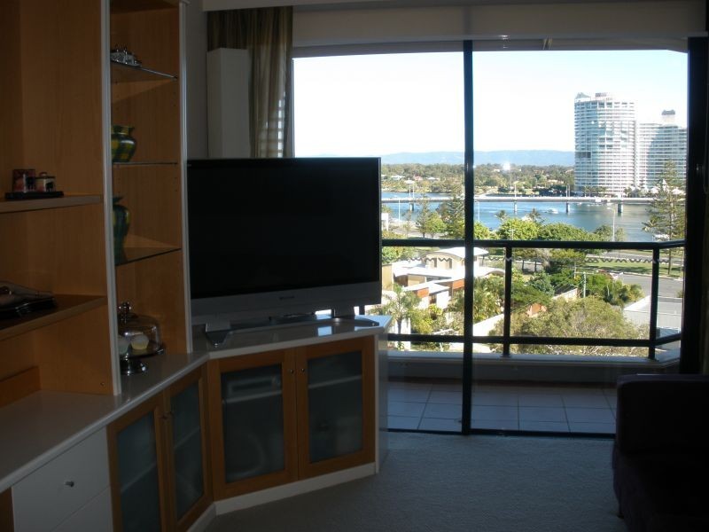 22 Montgomery Avenue, Main Beach QLD 4217