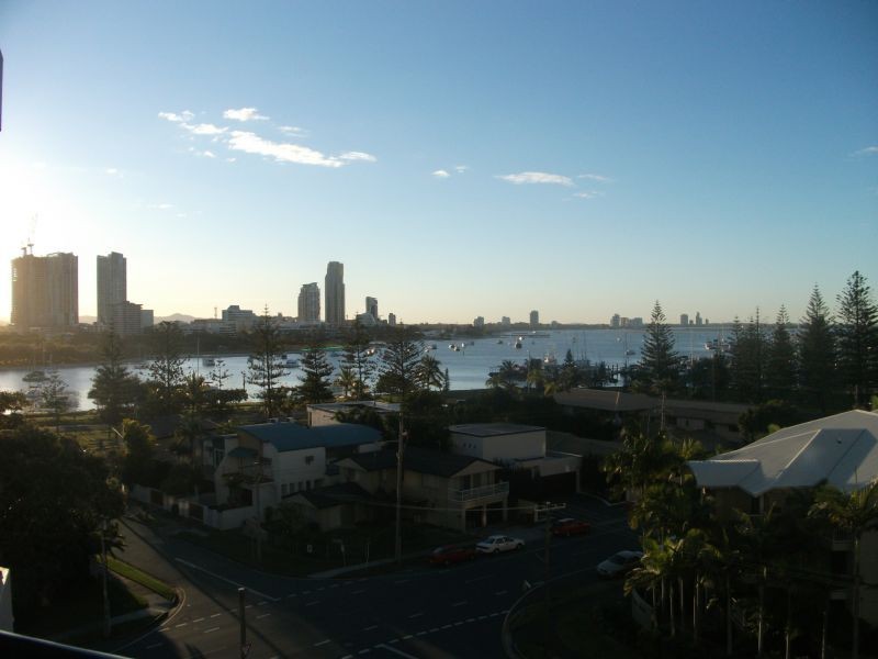 19, 22 Montgomery Avenue, Main Beach QLD 4217