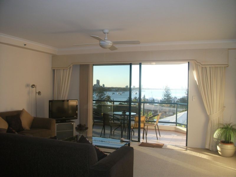 19, 22 Montgomery Avenue, Main Beach QLD 4217