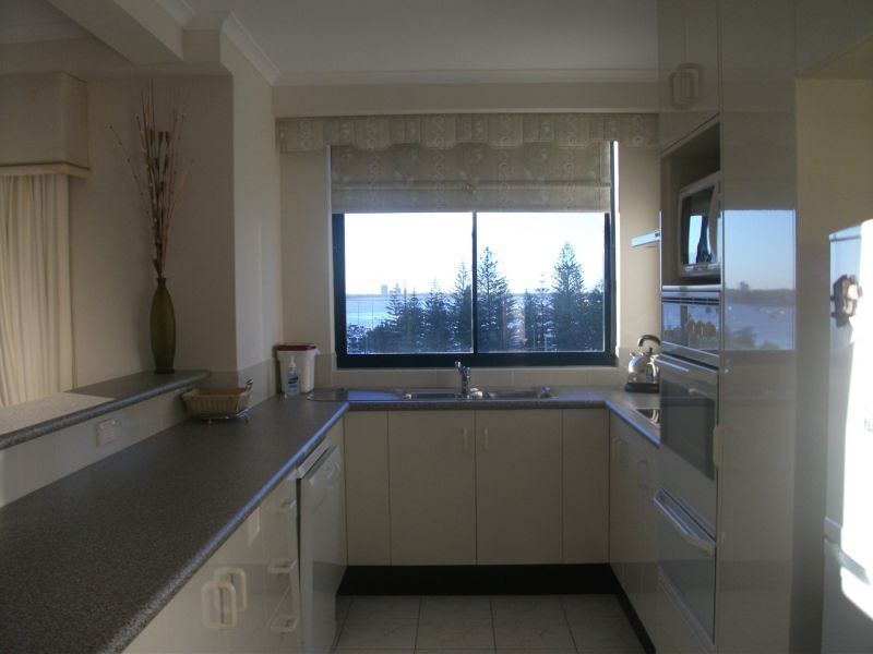 19, 22 Montgomery Avenue, Main Beach QLD 4217