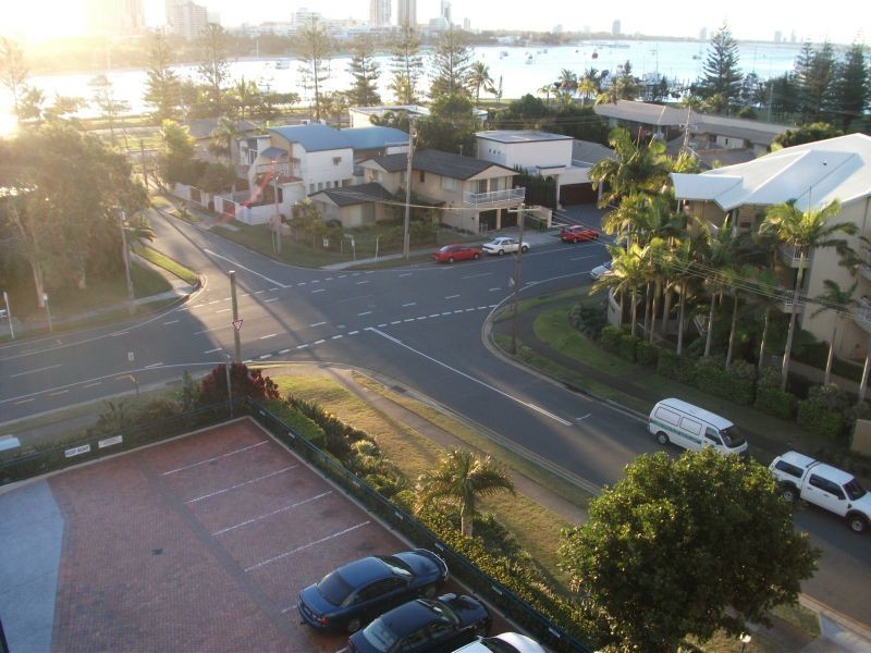 19, 22 Montgomery Avenue, Main Beach QLD 4217