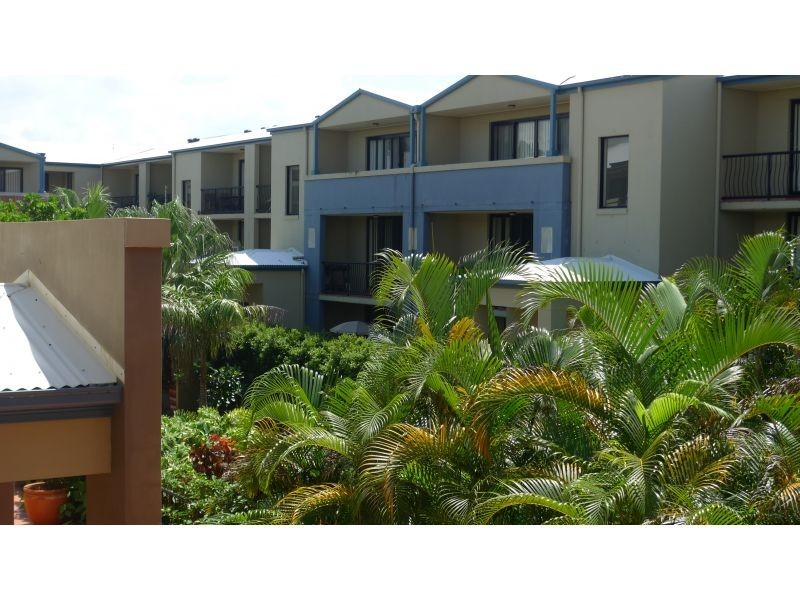 38 Labrador Street, Labrador QLD 4215