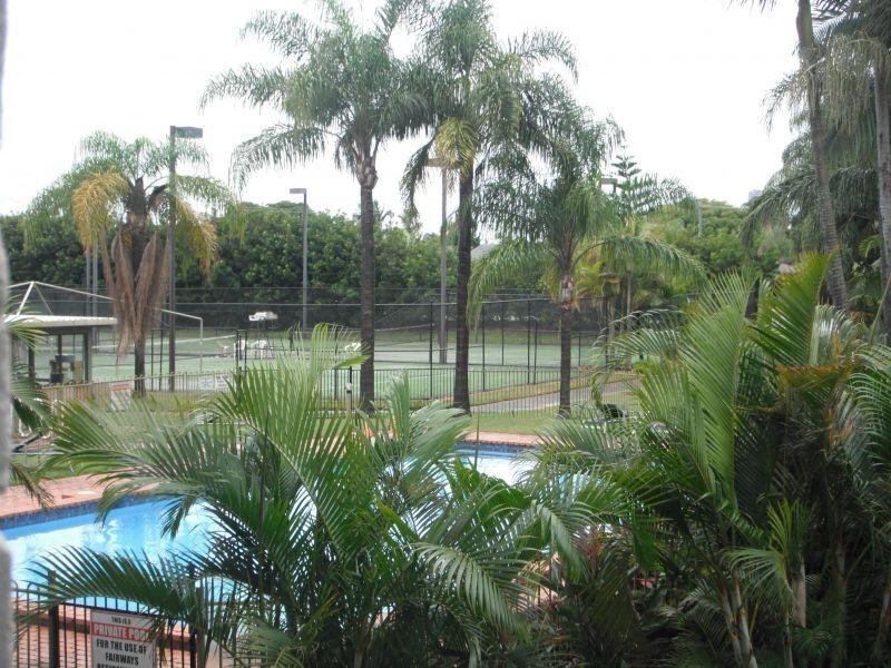 Clear Island Waters QLD 4226