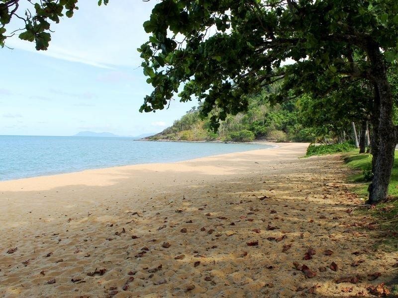 2/39 BEACHFRONT Vasey Esp, Trinity Beach QLD 4879