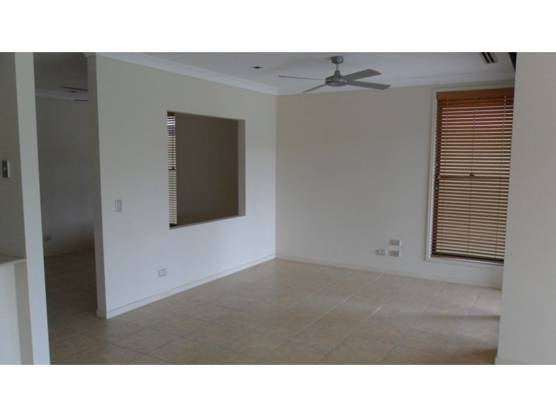 1 The Vistas Drive, Carrara QLD 4211