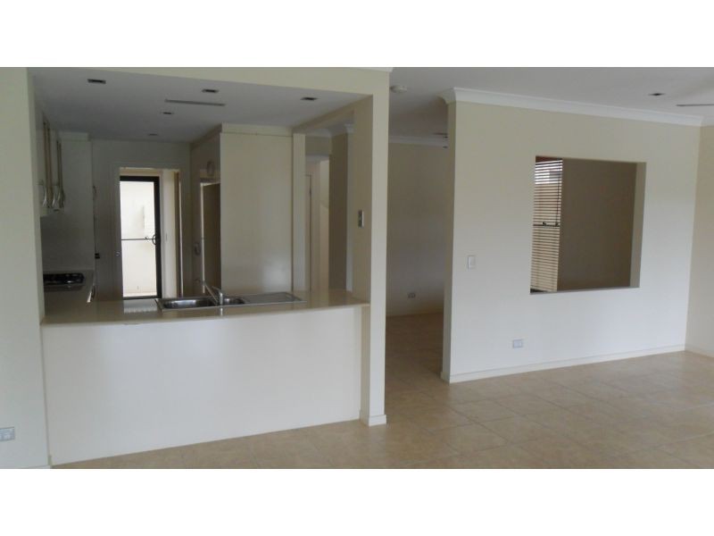 1 The Vistas Drive, Carrara QLD 4211