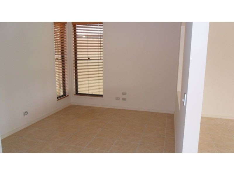 1 The Vistas Drive, Carrara QLD 4211