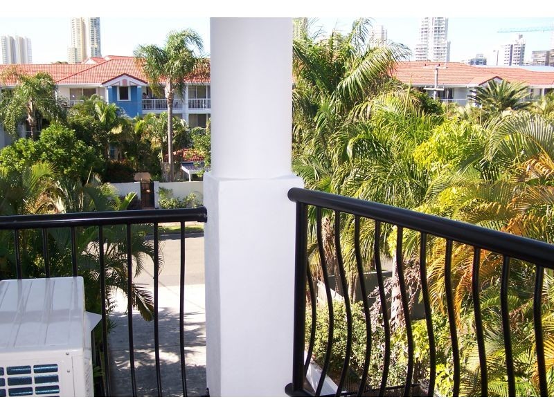 Chevron Island QLD 4217