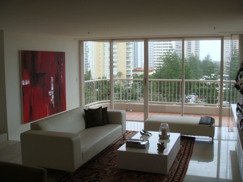 1 Peak Avenue, Main Beach QLD 4217