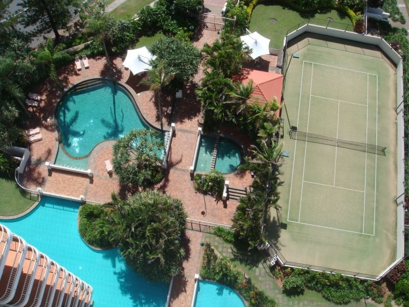 1 Peak Avenue, Main Beach QLD 4217