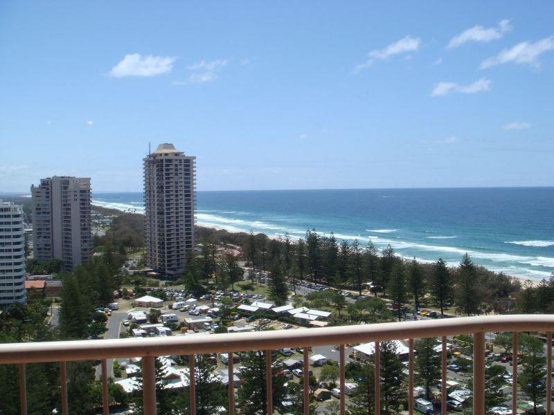 1 Peak Avenue, Main Beach QLD 4217