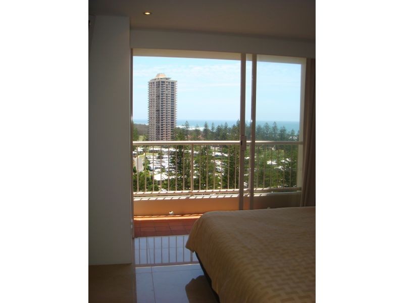 1 Peak Avenue, Main Beach QLD 4217