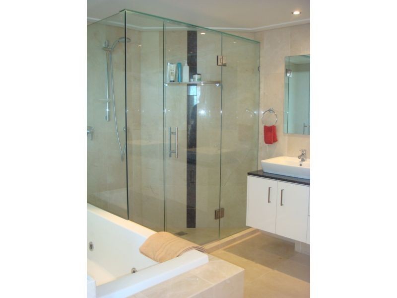 1 Peak Avenue, Main Beach QLD 4217