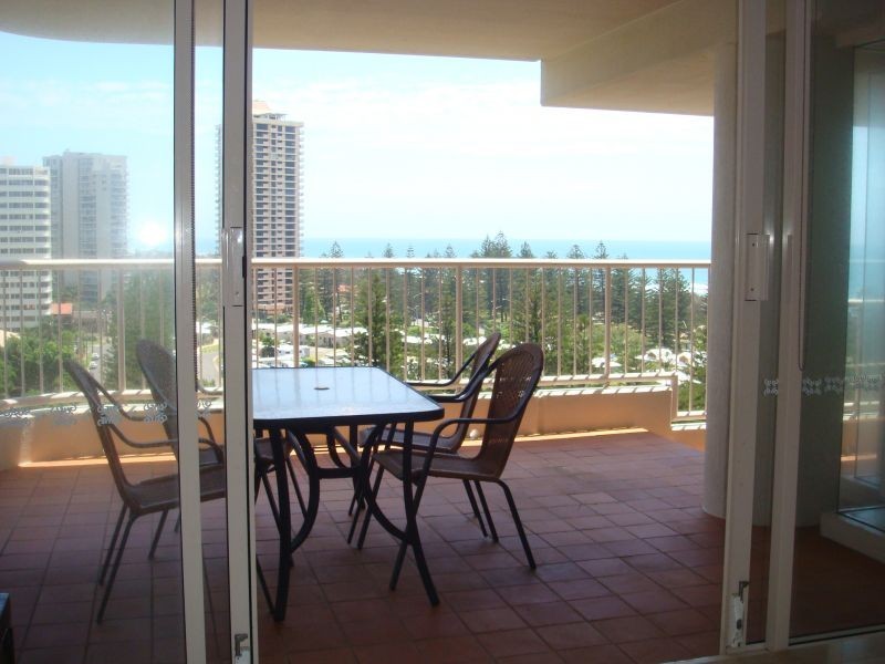 1 Peak Avenue, Main Beach QLD 4217