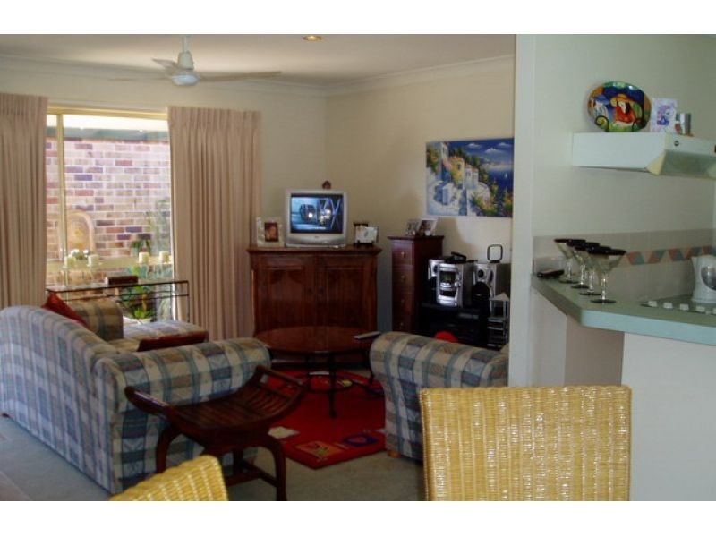 23 Tristan Court, Benowa QLD 4217