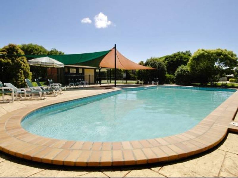 23 Tristan Court, Benowa QLD 4217