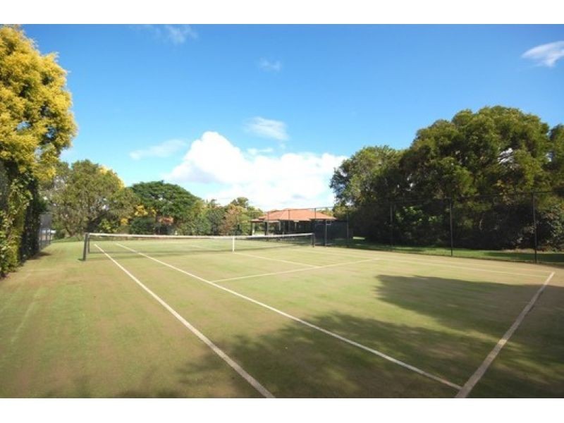 23 Tristan Court, Benowa QLD 4217