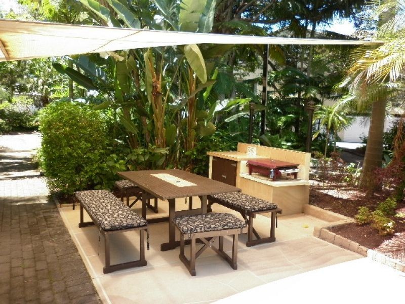 1 West Burleigh Road, Burleigh Heads QLD 4220