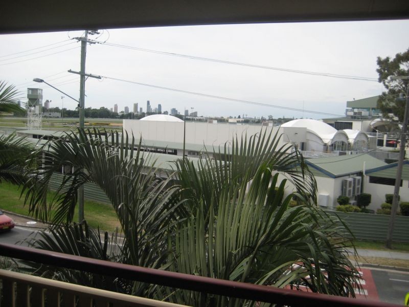 100 Racecourse Road, Bundall QLD 4217